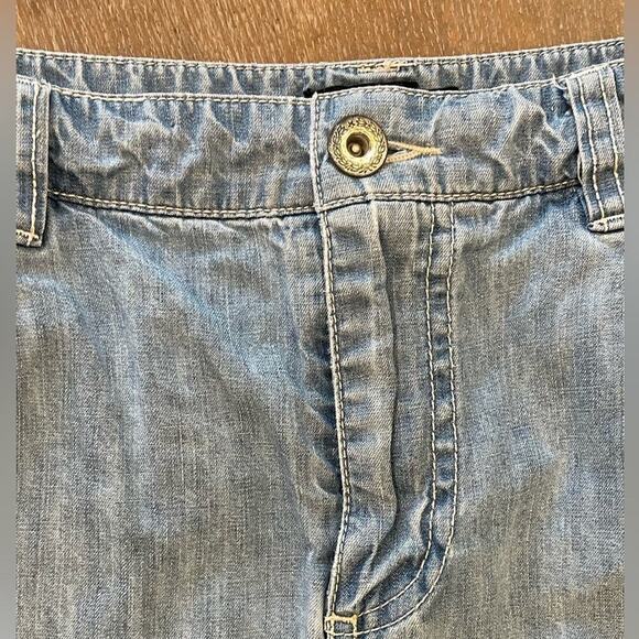 L.L. Bean Light Wash Denim Skirt 0P - Picture 2 of 7